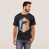 六角形にレトロ色のイルカ Tシャツ (正面フル)