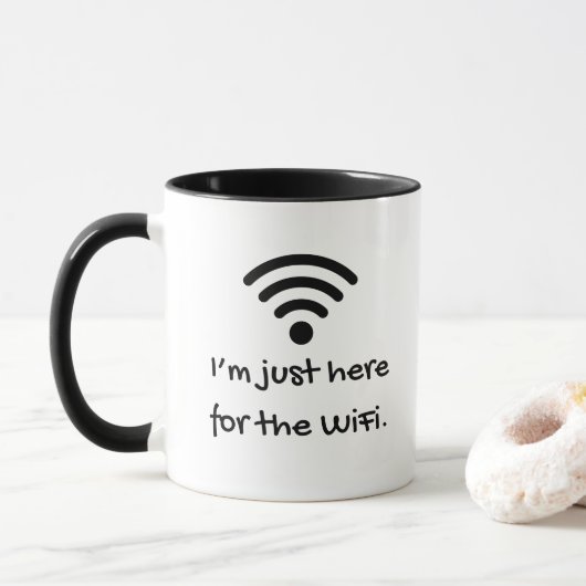 共ユーモアのある働おもしろい者・wifi愛好家への贈り物 マグカップ (ドーナツ)