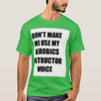 共働きインストラクターのエアロビクス音声ギフトおもしろい Tシャツ
