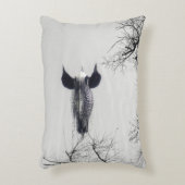 共通の水潜り鳥は冬の北湖で泳ぎます アクセントクッション (正面(垂直))