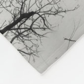 共通の水潜り鳥は冬の北湖で泳ぎます フリースブランケット (角)