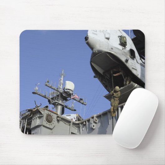 兵が縄を切って縄を張る マウスパッド (マウス)