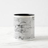 兵器類のデザイン、fol。 40v-a ツートーンマグカップ (中央)