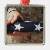 兵士が州旗を掲げ統一されたる メタルオーナメント (正面)