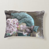 兵士と恋人 アクセントクッション (裏面)