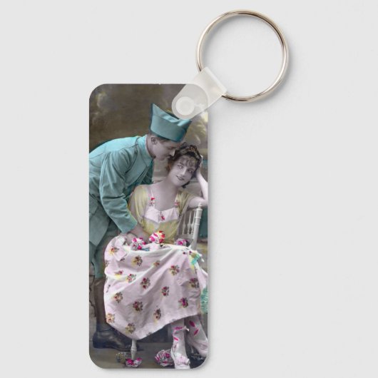 兵士と恋人 キーホルダー (裏面)