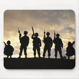 兵士のシルエット20 マウスパッド