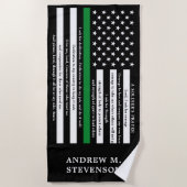 兵士の祈りの言葉パーソナライズされた薄い緑の線 ビーチタオル (正面)