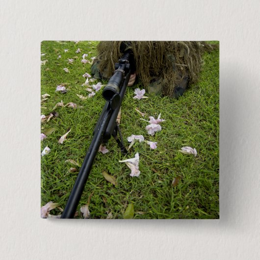 兵士はスナイパーの戦術を実践する 缶バッジ (正面)