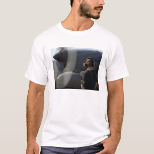 兵士は性能を監視します Tシャツ