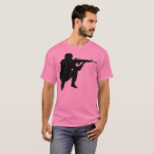 兵士。 黒。 右表面仕上げ Tシャツ (正面フル)
