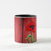 典型的なスウェーデンのファルン色、赤 マグカップ (中央)