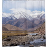 典型的なチベットの山岳風景 シャワーカーテン (正面)