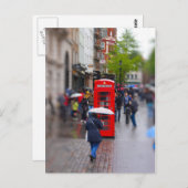 典型的なロンドン – 傘忘れを避ける ポストカード (正面/裏面)