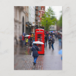 典型的なロンドン – 傘忘れを避ける ポストカード