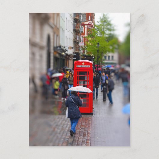 典型的なロンドン – 傘忘れを避ける ポストカード (正面)