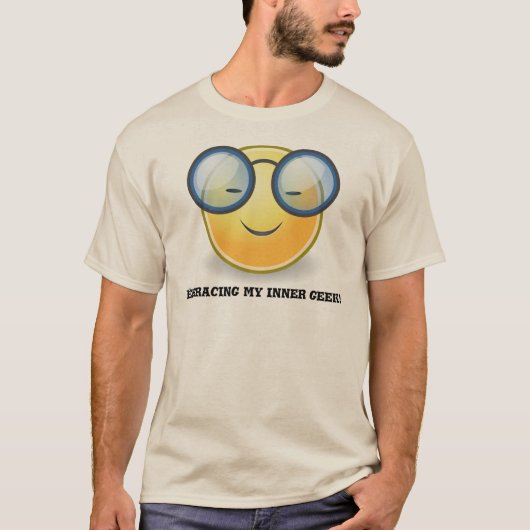 内なるギークを抱きしめる Tシャツ (正面)