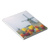 内の運河に沿って風車とチューリップ ノートパッド (アングル)