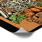 内側に死んでいるがスパイスされたスケルトンの溝深いハロウィーンM ポスター (角)