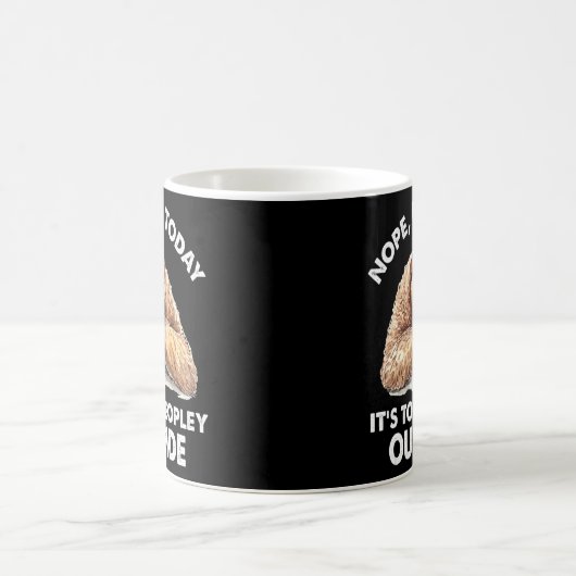 内向きのナマケモノの外は人が多すぎる コーヒーマグカップ (中央)