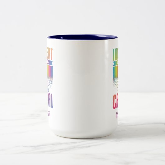 内向的だがクリスタルの議論に喜んでカスタムいる ツートーンマグカップ (中央)