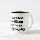 内向的だが漫画学について話し合う気がある ツートーンマグカップ (正面右)