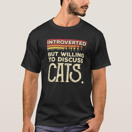 内向的だが猫の話に進おもしろいむ Tシャツ (正面)