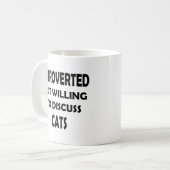 内向的だが猫は常に話題だおもしろい。 コーヒーマグカップ (正面左)