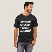 内向的だけど牛の話ならするよ Tシャツ (正面フル)