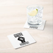 内向的な人々は自分の家で別々に団結する スクエアペーパーコースター (インサイチュ)