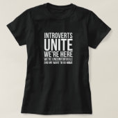 内向的な人たちよ団結せよ Tシャツ (デザイン正面)