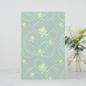 円が付いているEmo緑のパターン 便箋 (スタンド正面)