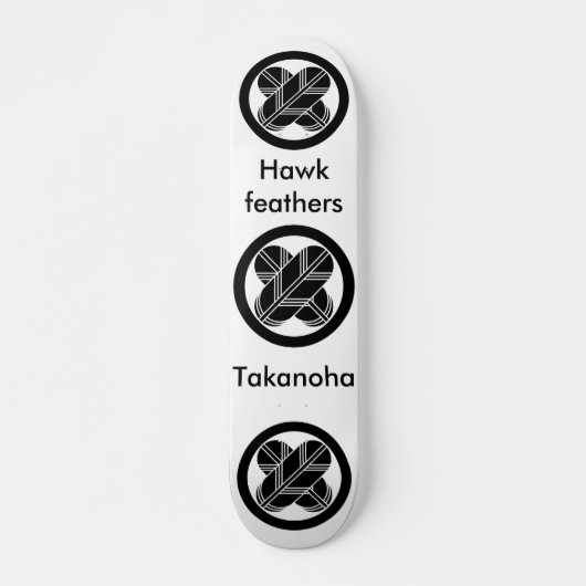 円で鷹の羽を交差させる スケートボード (正面)