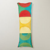 円とポップ・アートの正方形を使用した明るいアート ボディピロー (正面縦)