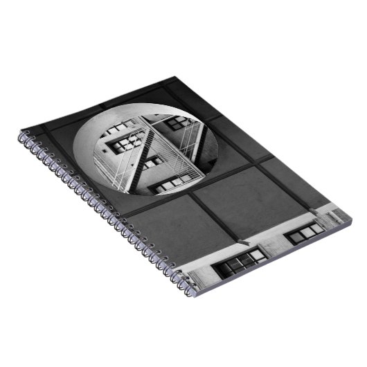 円と線のアーキテクチャの白黒の写真 ノートブック (右側)