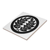 円のヒイラギの葉の包含 タイル (側面)