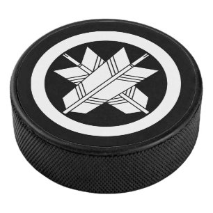 円の中で矢印を交差させる アイスホッケーパック