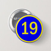 円の中の19 缶バッジ (正面&裏面)