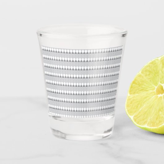 円の模様のある白い背景 ショットグラス (正面)