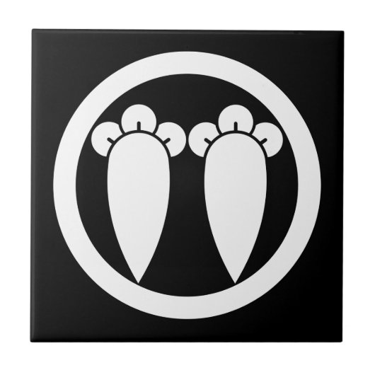 円の2つの平行なクローブ タイル (正面)