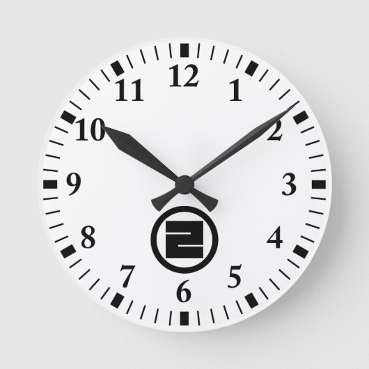 円のONEの四角形の漢字キャラクター ラウンド壁時計 (正面)