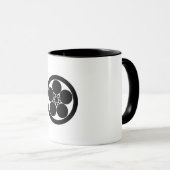 円のUmebachiスタイルのプラム花 マグカップ (正面右)