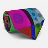 円はネオン赤く、青及び緑で渦巻きます ネクタイ (ロール)
