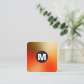 円スポットモノグラム – ソフトグラデーション スクエア名刺 (スタンド正面)