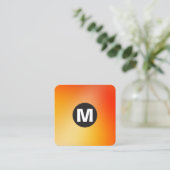 円スポットモノグラム – ソフトグラデーション スクエア名刺 (スタンド正面)