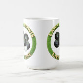 円形の芝生のボウルは芝生のボウルと生活している。 コーヒーマグカップ (中央)