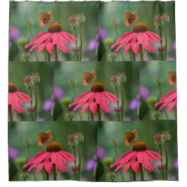 円錐上の蝶の花 シャワーカーテン