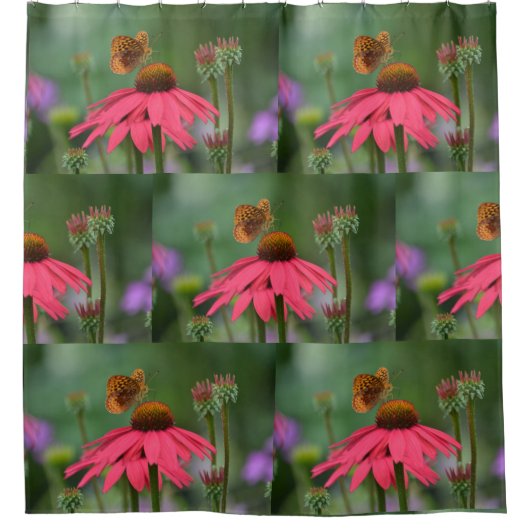 円錐上の蝶の花 シャワーカーテン (正面)