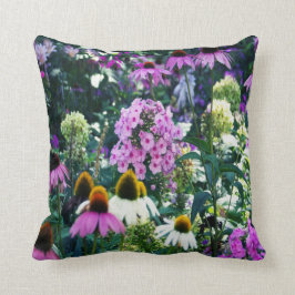 円錐花のピンクのガーデンフロックスの風景 クッション