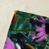 円錐花のピンクのガーデンフロックスの風景 ビーチタオル (インサイチュ)